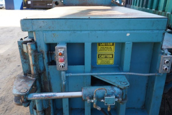 Used Marathon Closed Door Side Eject Manual Tie Horizontal Baler In