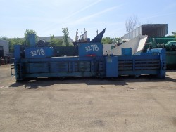 Used International 4430-50 Single Ram Open End Auto-Tie Horizontal Baler