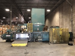 Gebrauchte Harris HRB Horizontal Auto Tie Zwei-Ram Ballenpresse