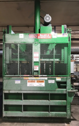 Renoveret PTR 7200HD vertikal ballepresser