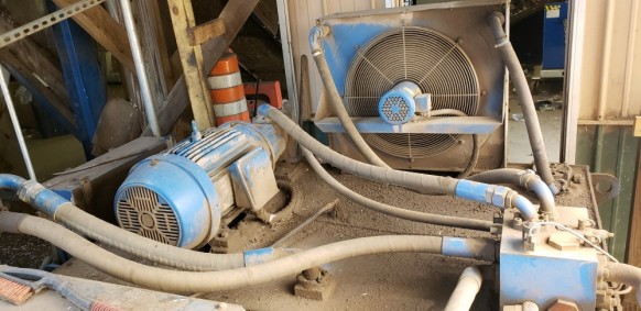 Empacadora horizontal American Baler 4016-50 de caja estrecha con 2 arietes