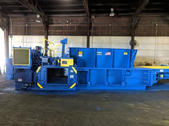 Presse à balles à deux béliers Harris HRB-8NF 1988 reconditionnée