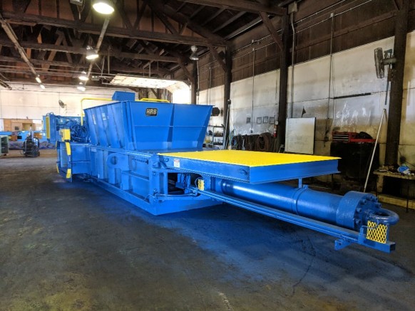 Presse à balles à deux béliers Harris HRB-8NF 1988 reconditionnée