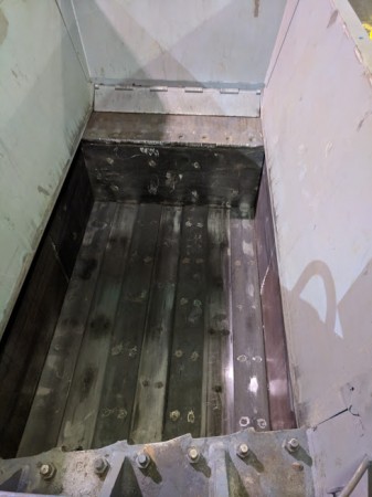 Presse à balles à deux béliers Harris HRB-8NF 1988 reconditionnée