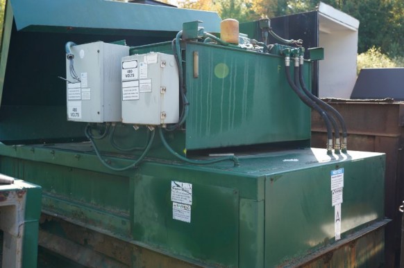 Använd noggrann (Wastequip) Transfer Station Compactor