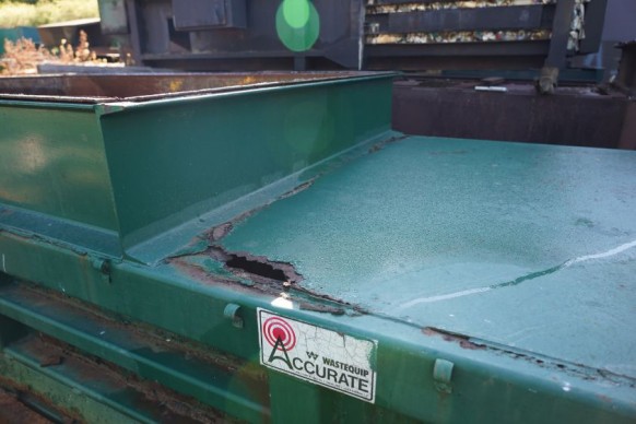 Använd noggrann (Wastequip) Transfer Station Compactor