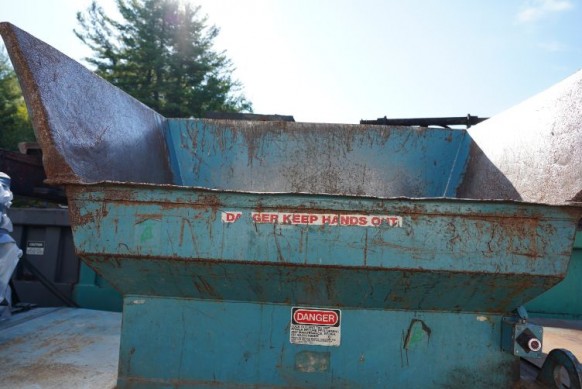 Begagnad Marathon stängd dörr sida ut manuell slips horisontell balpress