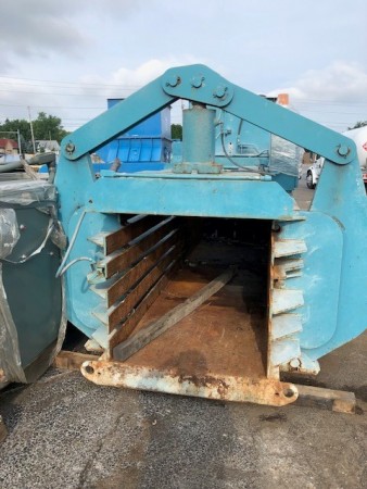 Käytetty American Baler 6042HAT960F Single Ram Open End Auto Tie Baler