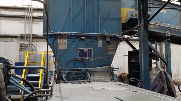 Presse à balles horizontale Harris Gorilla Two Ram Auto Tie d&#39;occasion