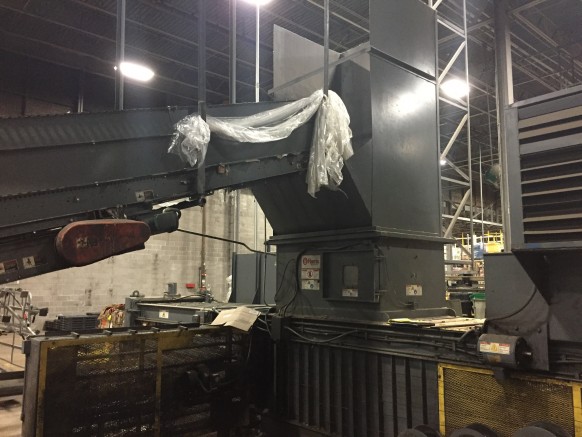 Käytetty Selco HLO Single Ram Open End Auto-Tie Vaakasuuntainen paalain