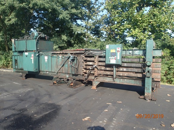 Reconditioned International AT-865-EXP-75 	 Single Ram Open End Auto-Tie Horizontal Baler