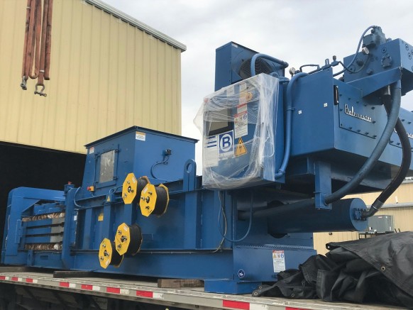 Käytetty 2011 Balemaster 4850G-10 Single Ram Auto-Tie Baler