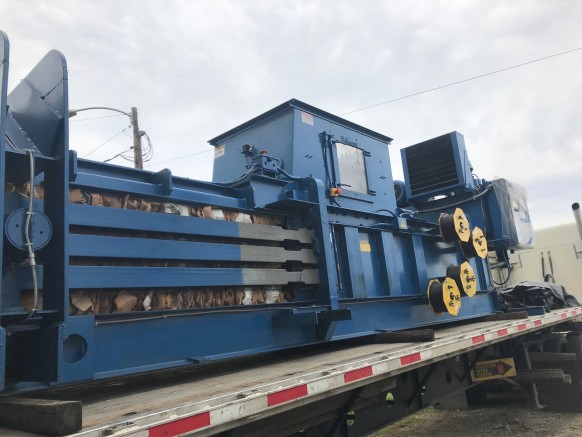 Käytetty 2011 Balemaster 4850G-10 Single Ram Auto-Tie Baler