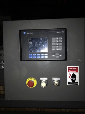 Pressa per balle orizzontale Harris HLO-608AR40 a pistone singolo usata 2005