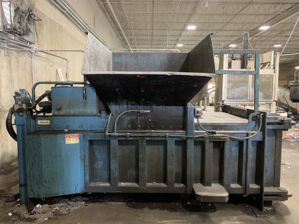 Presse à balles horizontale d&#39;occasion Marathon Gemini Xtreme à porte fermée