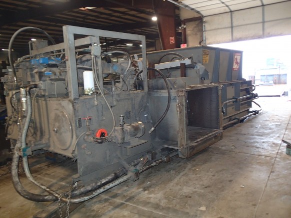Brugt Logemann 245AT1 Auto Tie To-Ram Baler