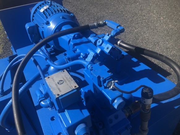 Empacadora horizontal de doble pistón KMF usada