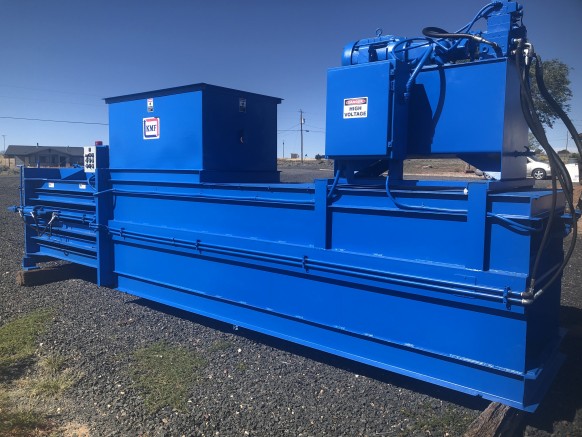 Empacadora horizontal de doble pistón KMF usada