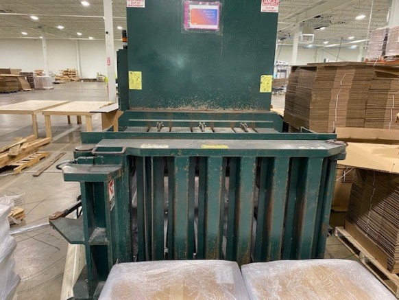 Reconditioned IBC Closed Door Baler with Infeed Conveyor