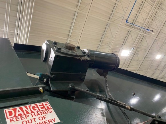 Reconditioned IBC Closed Door Baler with Infeed Conveyor