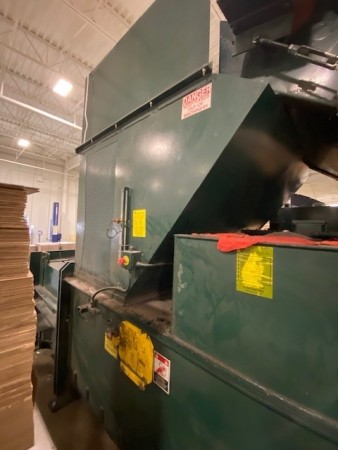 Reconditioned IBC Closed Door Baler with Infeed Conveyor