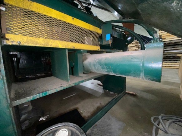 Reconditioned IBC Closed Door Baler with Infeed Conveyor