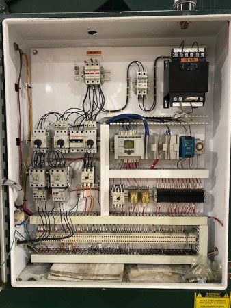 Reconditioned IBC Closed Door Baler with Infeed Conveyor