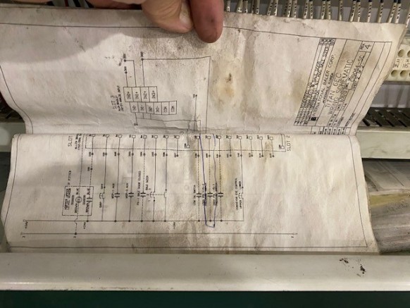 Reconditioned IBC Closed Door Baler with Infeed Conveyor