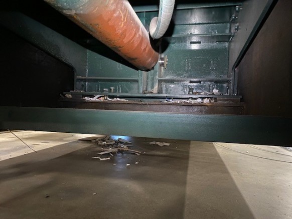 Reconditioned IBC Closed Door Baler with Infeed Conveyor