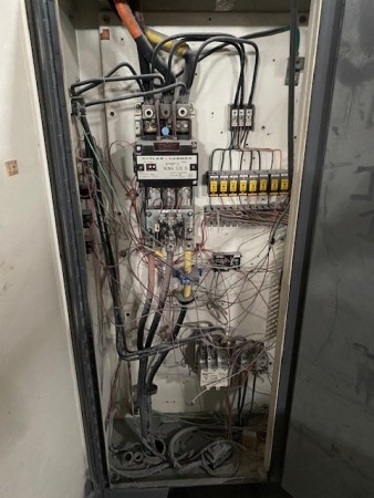 TRITURADOR DE PAPEL DE EIXO VERTICAL USADO 200HP PULVERIZADOR VERTICAL