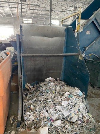 TRITURADOR DE PAPEL DE EIXO VERTICAL USADO 200HP PULVERIZADOR VERTICAL