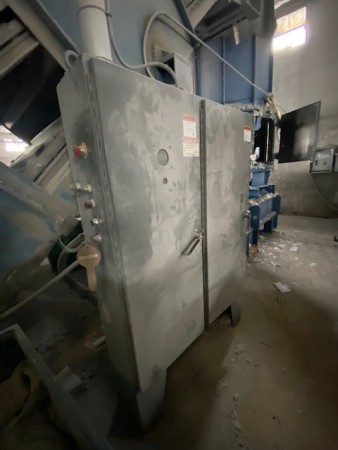 TRITURADOR DE PAPEL DE EIXO VERTICAL USADO 200HP PULVERIZADOR VERTICAL