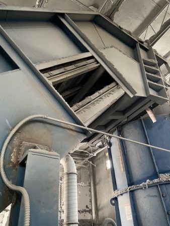 TRITURADOR DE PAPEL DE EIXO VERTICAL USADO 200HP PULVERIZADOR VERTICAL