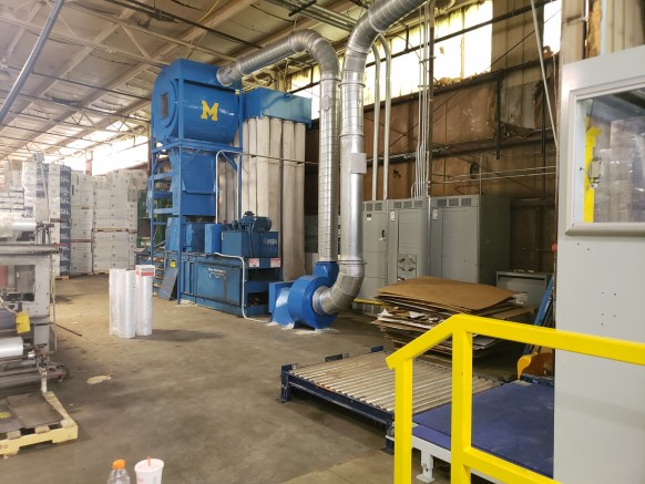 Begagnad IBC Heavy Duty Closed Door Baler