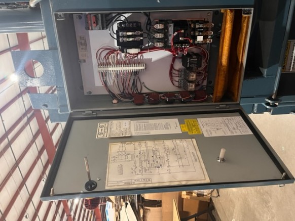 Käytetty Marathon Vertical Baler