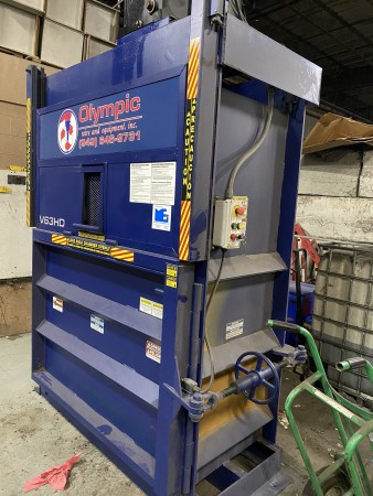 Begagnad BACE Vertikal Balpress