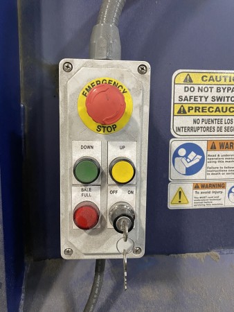 Begagnad BACE Vertikal Balpress