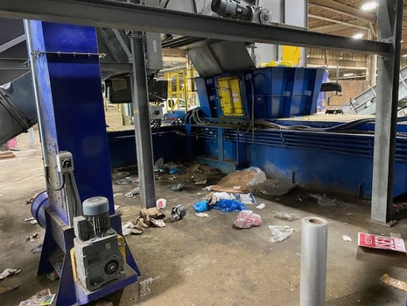 Used IBC TR11-T75-HP Two-Ram Baler