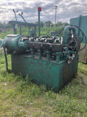 Gebrauchtes Mosley Gorilla Two Ram &amp; 72" breites Gummi-Kombinations-Ballenpressen-Einlaufförderband